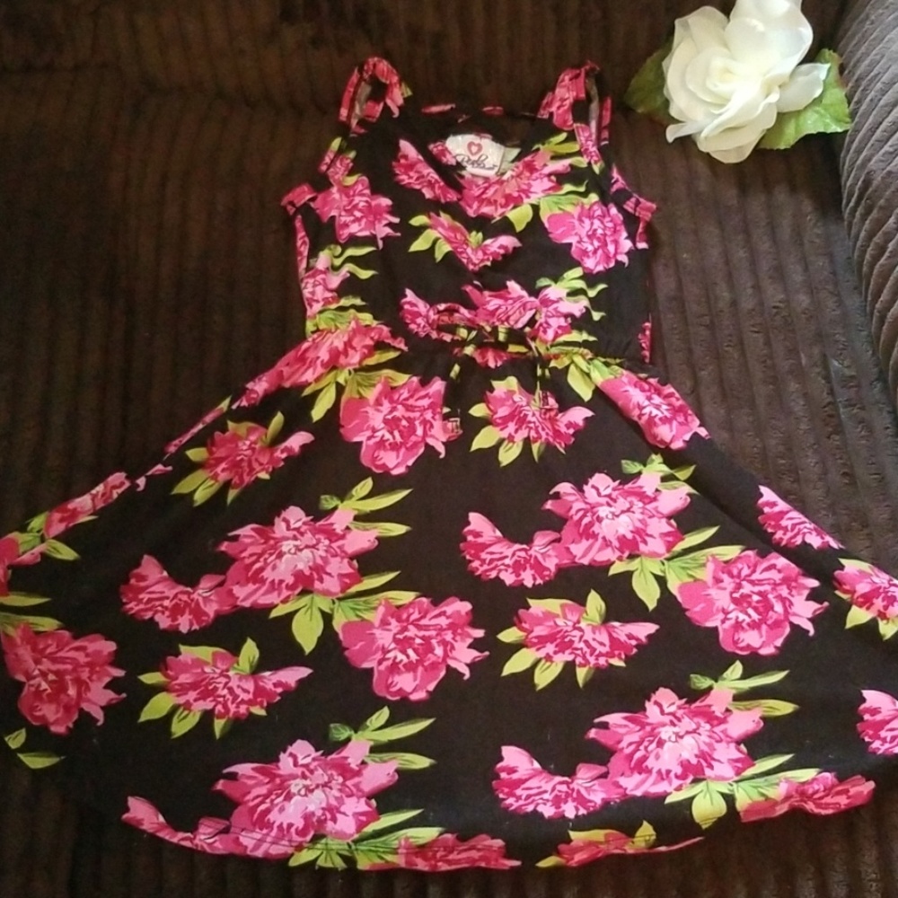 Girls size 5/6 real love floral dress